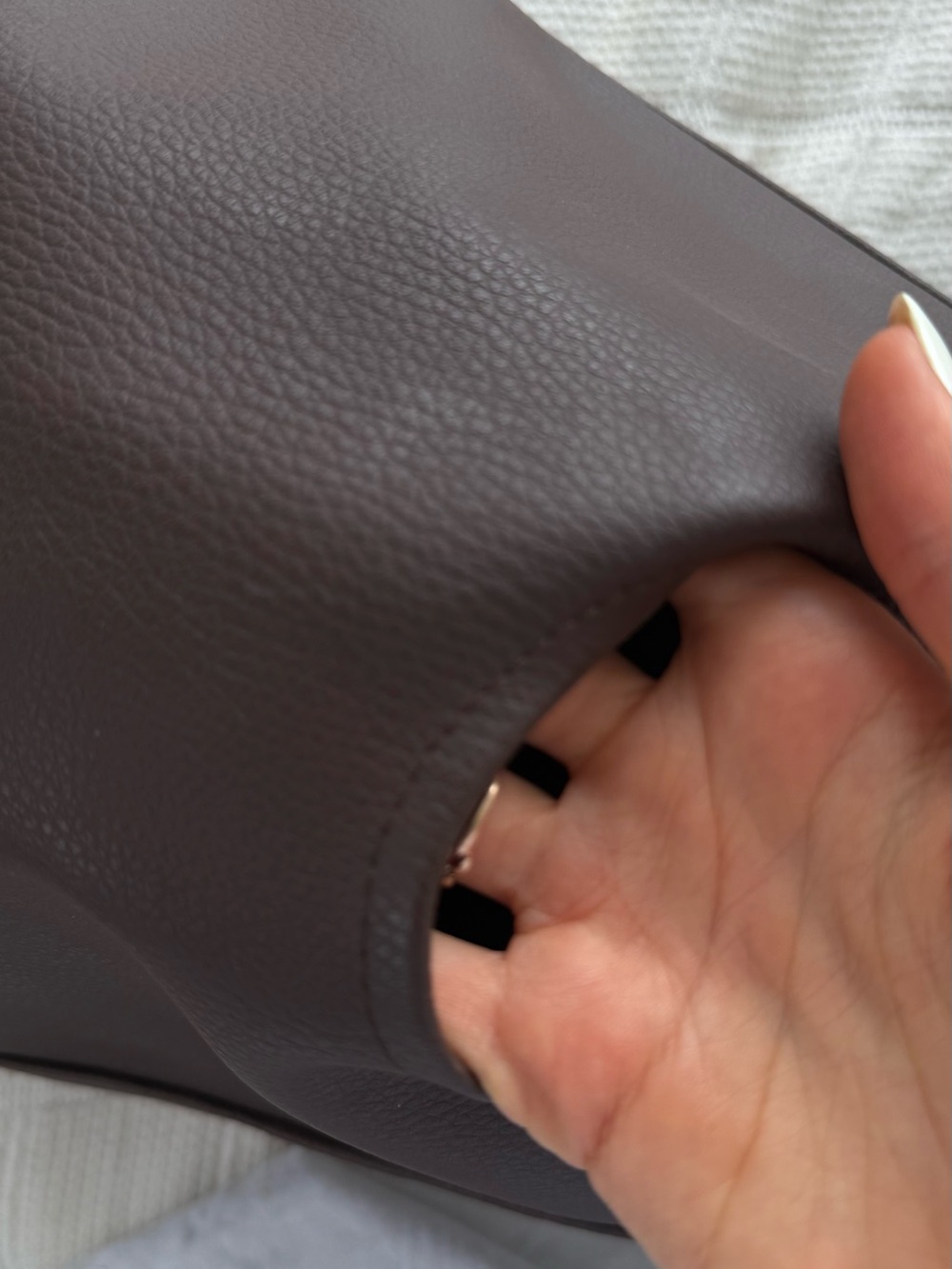 Minimalist Brown Leather Tote Bag - Picture 3 of 4